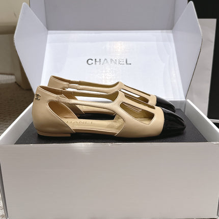 CHANEL 26S ROUND TOE MARY JANE FLATS IN OFF BEIGE CUTOUT CALFSKIN WITH BLACK PATENT TOE