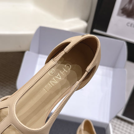 CHANEL 26S ROUND TOE MARY JANE FLATS IN OFF BEIGE CUTOUT CALFSKIN WITH BLACK PATENT TOE