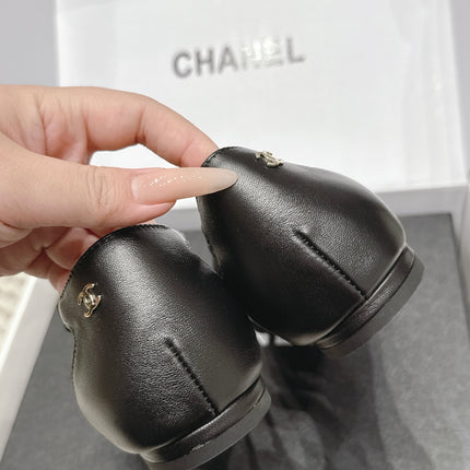CHANEL 26S ROUND TOE MARY JANE FLATS IN BLACK CUTOUT CALFSKIN