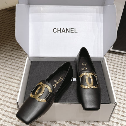 CHANEL 26S SQUARE TOE FLATS IN BLACK CALFSKIN WITH GOLD TONE CC LOGO
