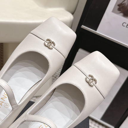 CHANEL 26S SQUARE TOE MARY JANE FLATS IN OFF WHITE CALFSKIN