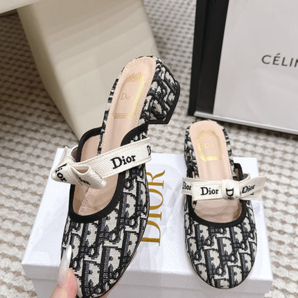 DIOR 26S CLOSED-TOE LOW-HEEL MULE IN BLUE OBLIQUE JACQUARD WITH BOW