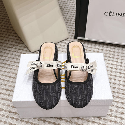 DIOR 26S CLOSED-TOE LOW-HEEL MULE IN BLACK OBLIQUE JACQUARD WITH BOW