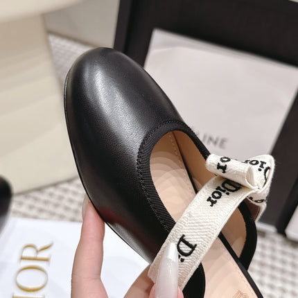 DIOR 26S CLOSED-TOE LOW-HEEL MULE IN BLACK CALFSKIN WITH BOW