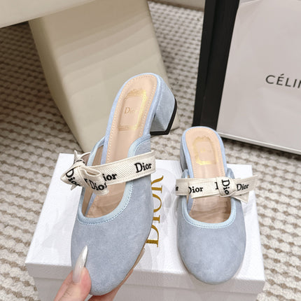 DIOR 26S CLOSED-TOE LOW-HEEL MULE IN LIGHT BLUE SUEDE WITH BOW