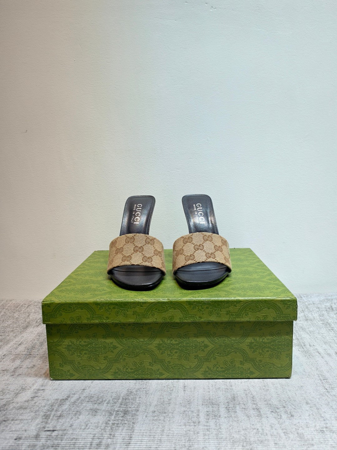 GUCCI 26S MULE SANDALS 110MM IN BEIGE BROWN GG CANVAS