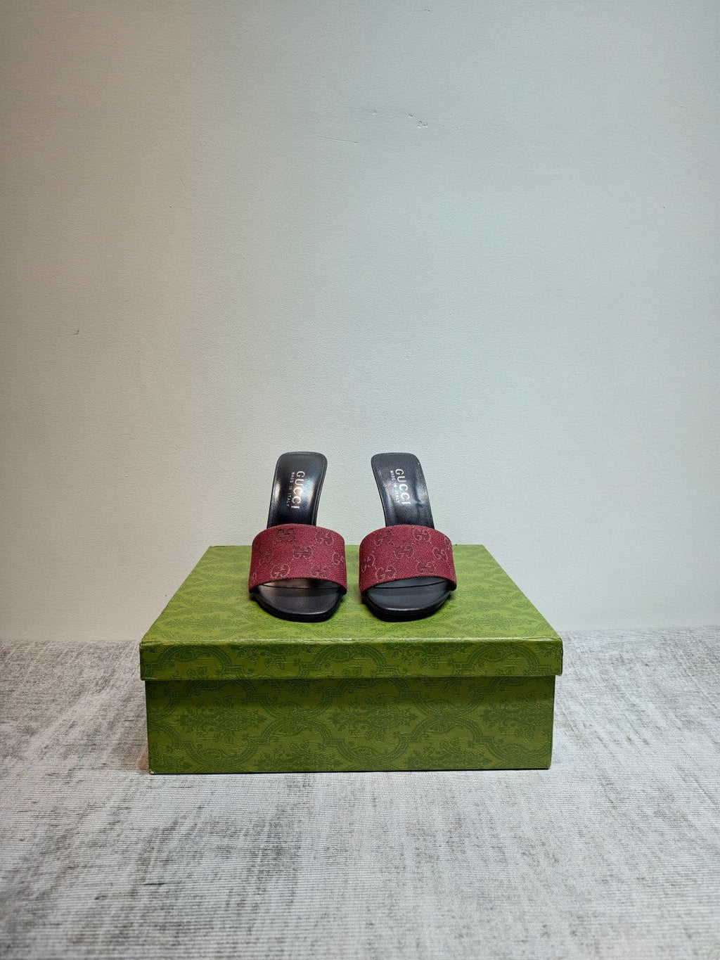 GUCCI 26S MULE SANDALS 110MM IN DARK RED GG CANVAS