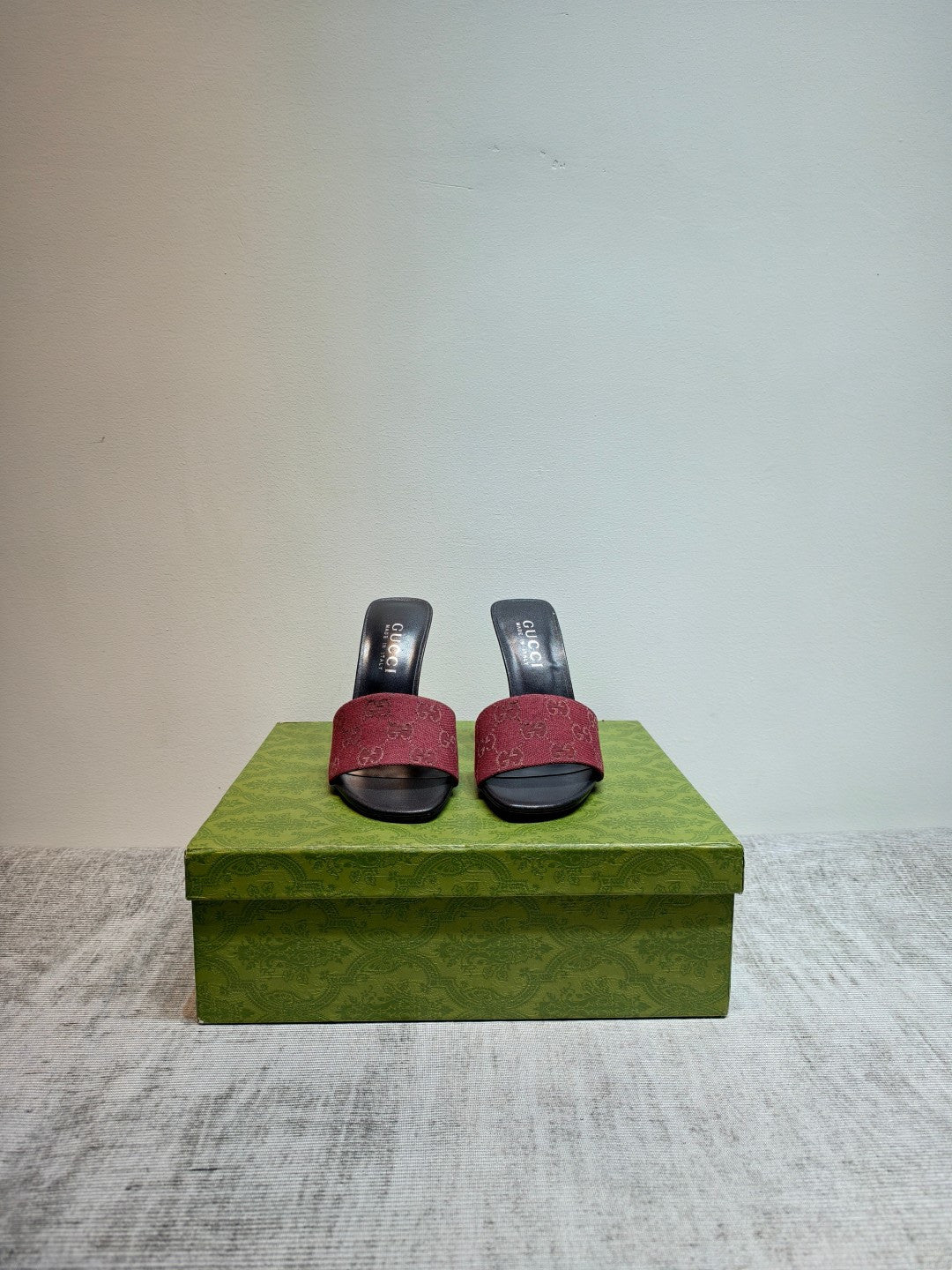 GUCCI 26S MULE SANDALS 110MM IN DARK RED GG CANVAS