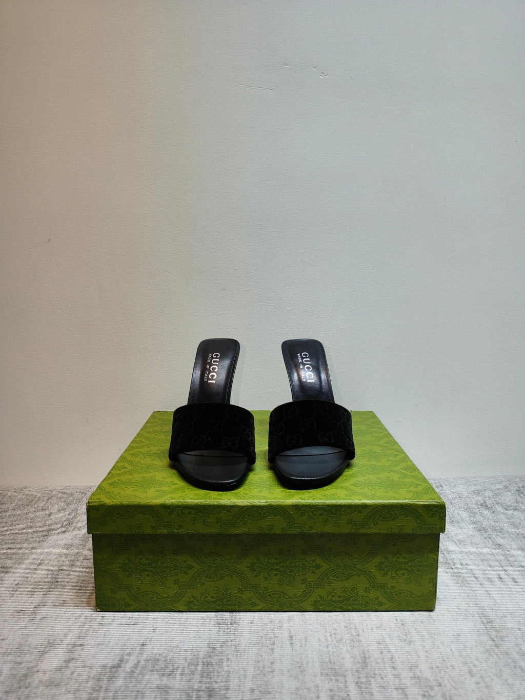 GUCCI 26S MULE SANDALS 110MM IN BLACK VELVET GG EMBOSSED