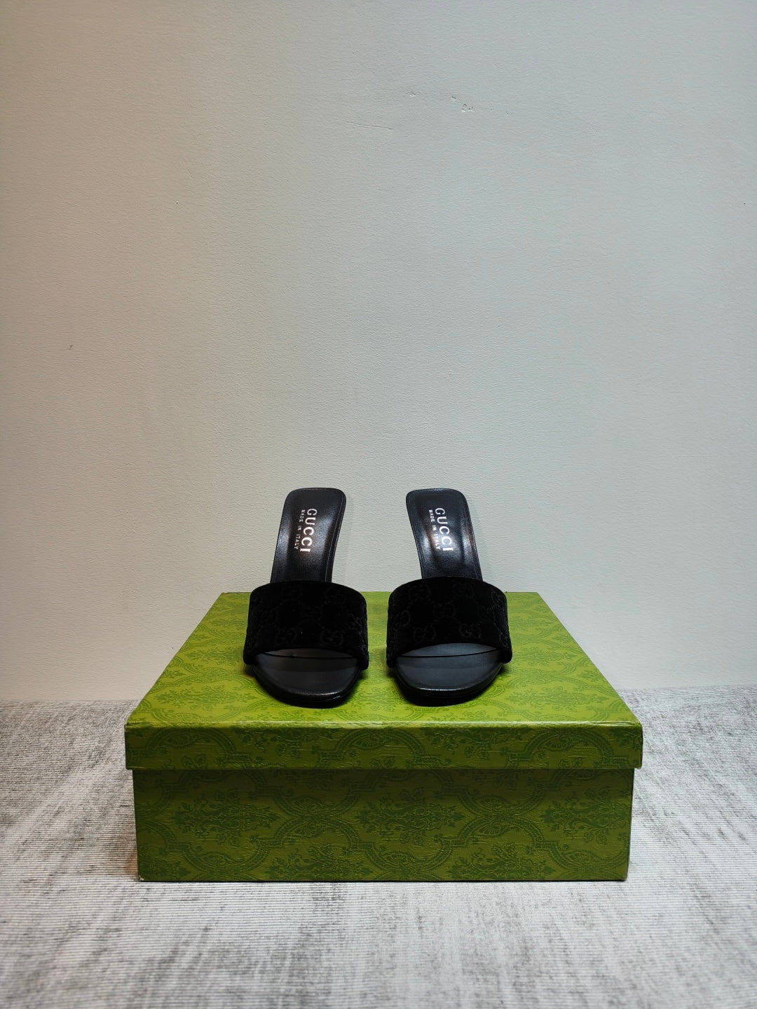 GUCCI 26S MULE SANDALS 110MM IN BLACK VELVET GG EMBOSSED