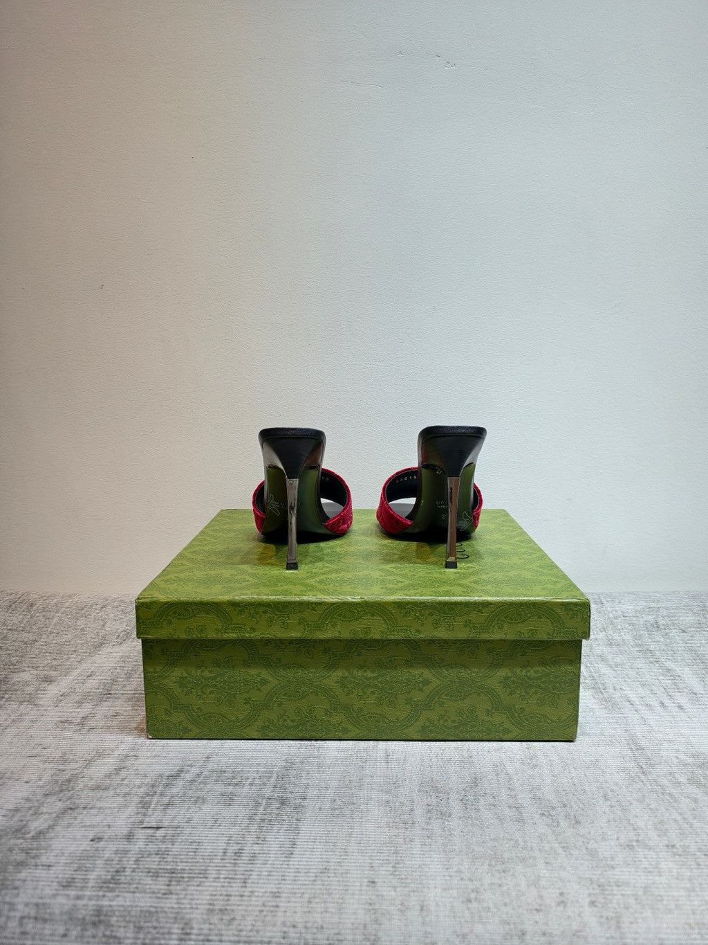 GUCCI 26S MULE SANDALS 110MM IN DARK RED VELVET GG EMBOSSED