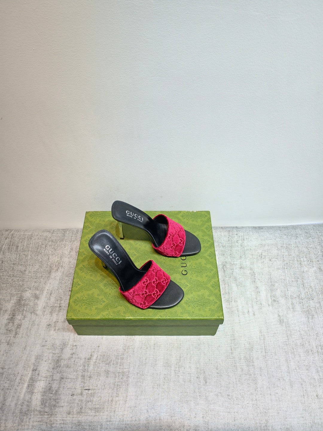 GUCCI 26S MULE SANDALS 110MM IN DARK RED VELVET GG EMBOSSED