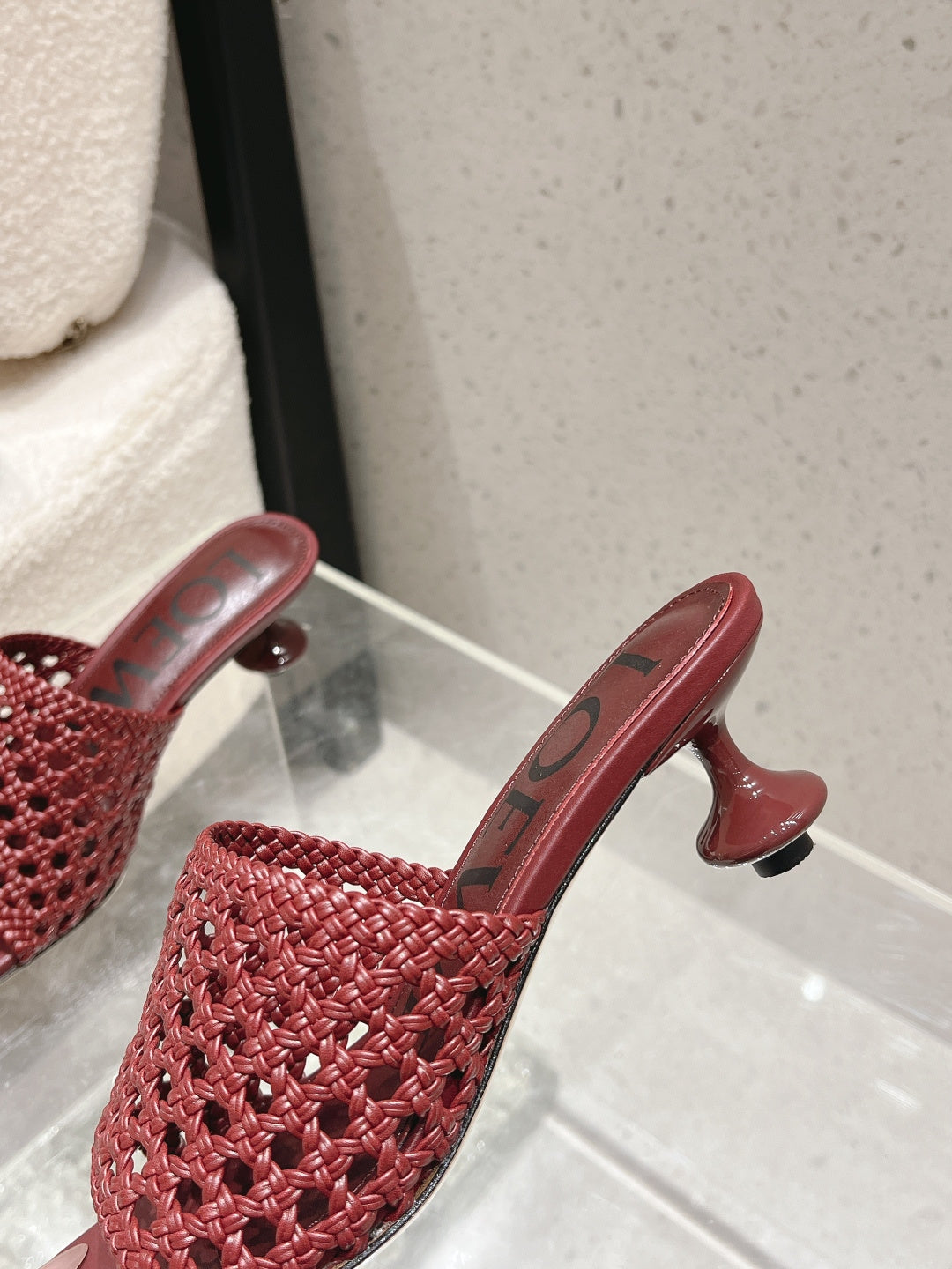 LOEWE 26S WOVEN HEEL SANDALS 50 MM IN DARK RED LAMBSKIN