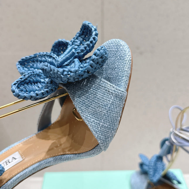 AQUAZZURA 26S FLORAL HEELS 100 MM IN PASTEL BLUE WOVEN RAFFIA AND FABRIC
