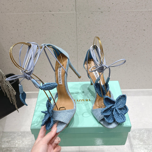 AQUAZZURA 26S FLORAL HEELS 100 MM IN PASTEL BLUE WOVEN RAFFIA AND FABRIC
