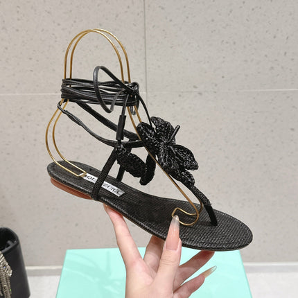 AQUAZZURA 26S FLORAL THONG SANDALS IN BLACK WOVEN RAFFIA