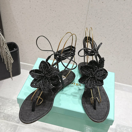 AQUAZZURA 26S FLORAL THONG SANDALS IN BLACK WOVEN RAFFIA
