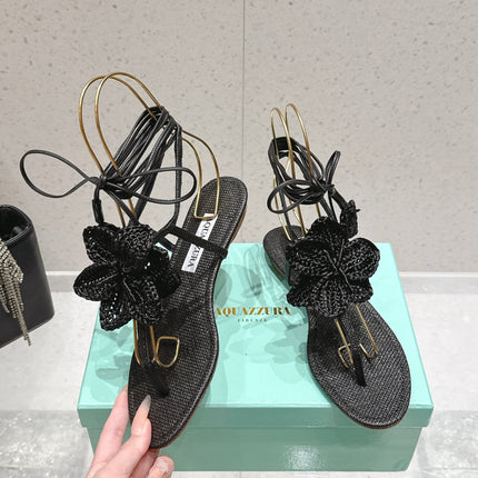 AQUAZZURA 26S FLORAL THONG SANDALS IN BLACK WOVEN RAFFIA
