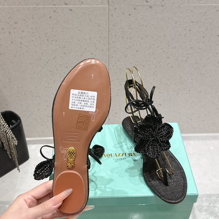 AQUAZZURA 26S FLORAL THONG SANDALS IN BLACK WOVEN RAFFIA