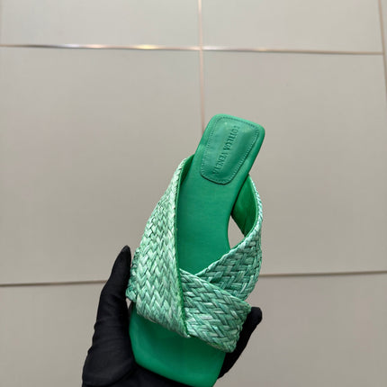 BOTTEGA VENETA 26S SANDALS IN MINT GREEN CALFSKIN AND RAFFIA