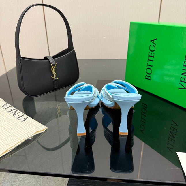 BOTTEGA VENETA 26S HEELED SANDALS 95 MM IN LIGHT BLUE CALFSKIN AND RAFFIA