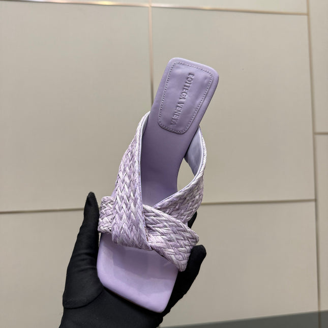 BOTTEGA VENETA 26S HEELED SANDALS 95 MM IN LIGHT PURPLE CALFSKIN AND RAFFIA