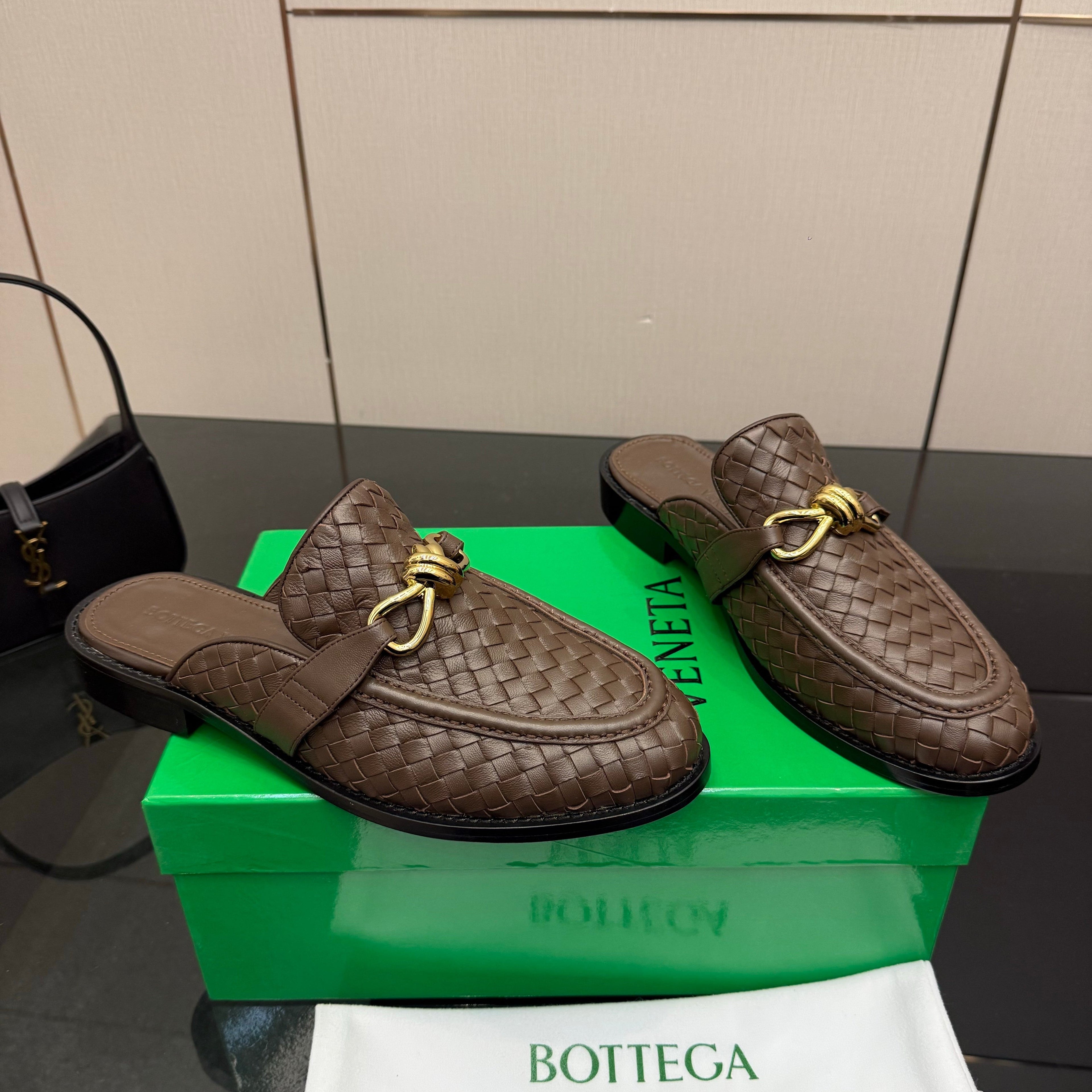 BOTTEGA VENETA 26S BACKLESS LOAFERS IN BROWN TECHNICAL WOVEN CALFSKIN
