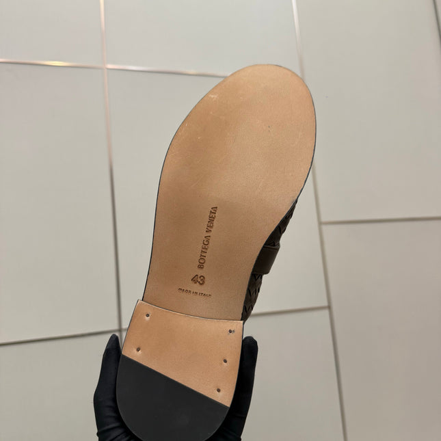 BOTTEGA VENETA 26S BACKLESS LOAFERS IN BROWN TECHNICAL WOVEN CALFSKIN
