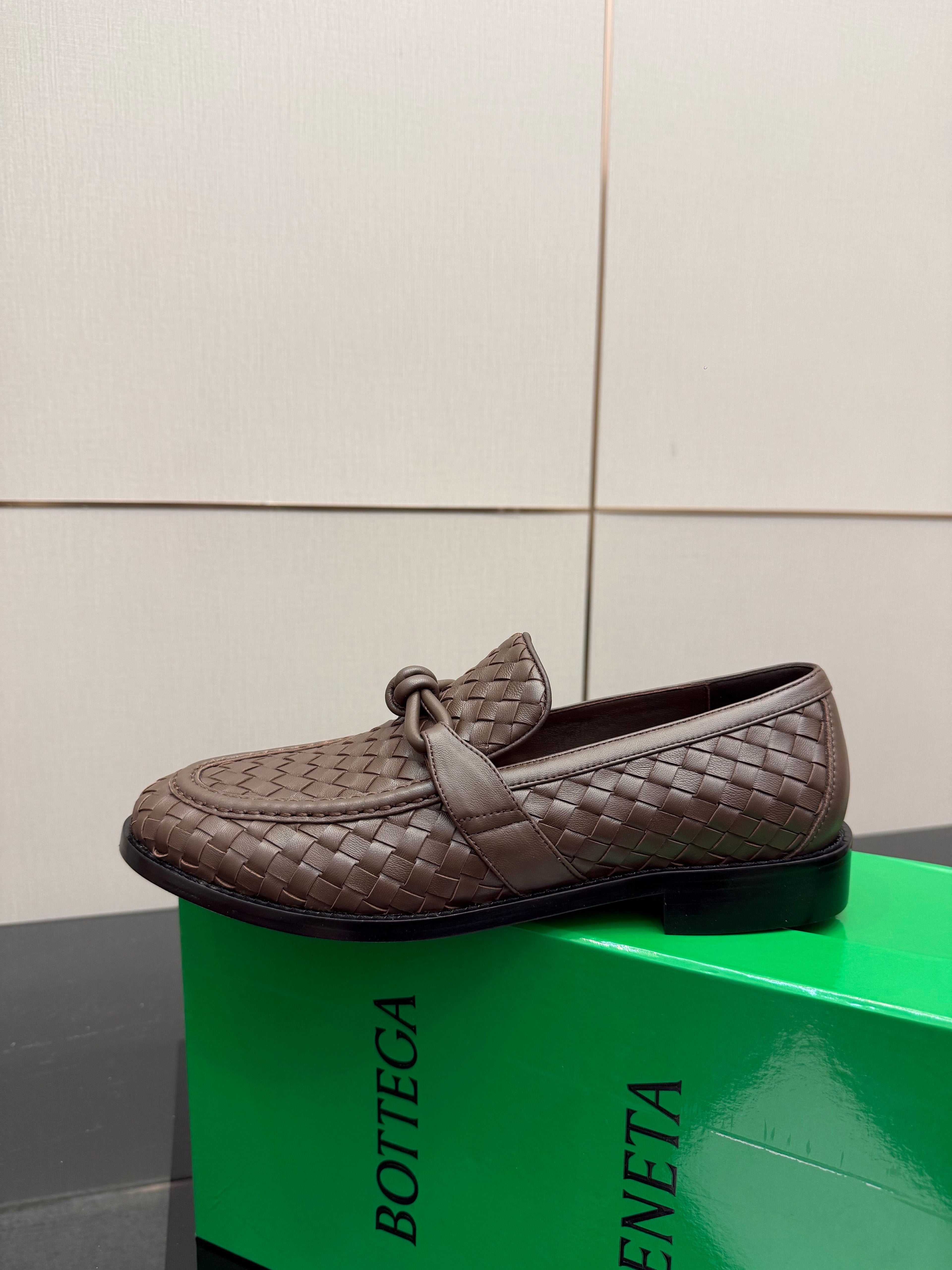 BOTTEGA VENETA 26S LOAFERS IN BROWN TECHNICAL WOVEN CALFSKIN