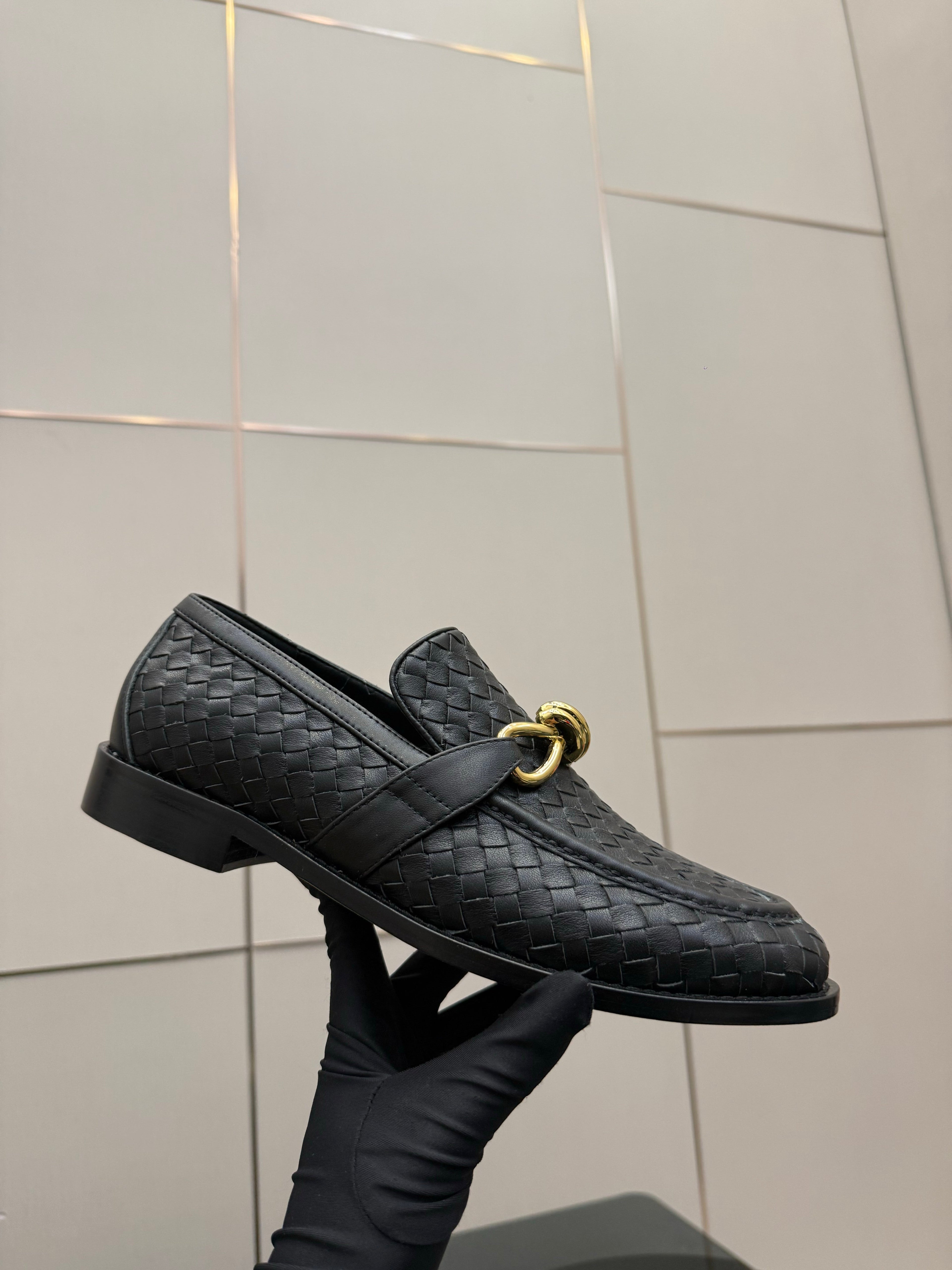 BOTTEGA VENETA 26S LOAFERS IN BLACK TECHNICAL WOVEN CALFSKIN STYLE 4
