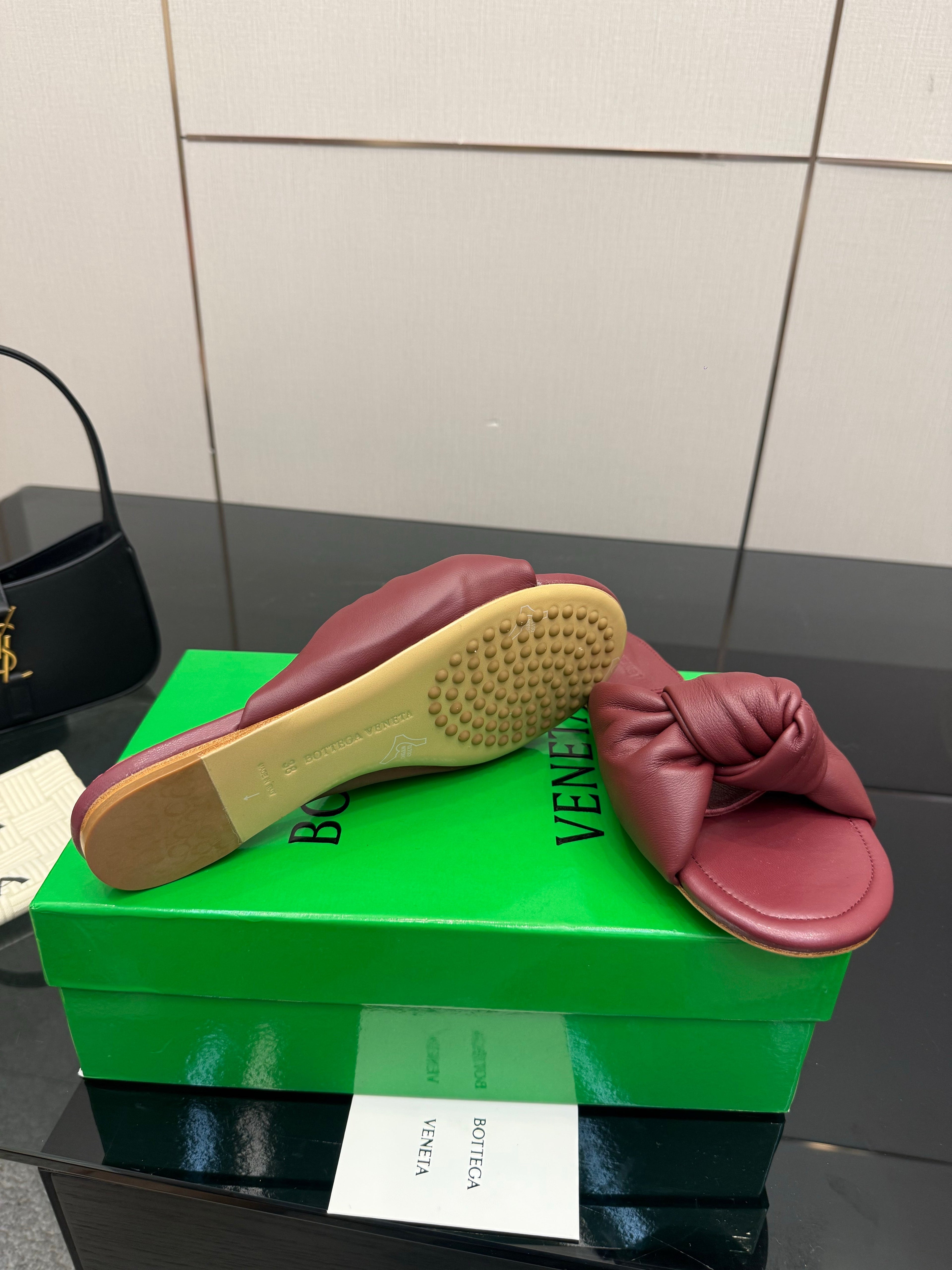 BOTTEGA VENETA 26S SLIDE SANDALS IN DARK RED LAMBSKIN