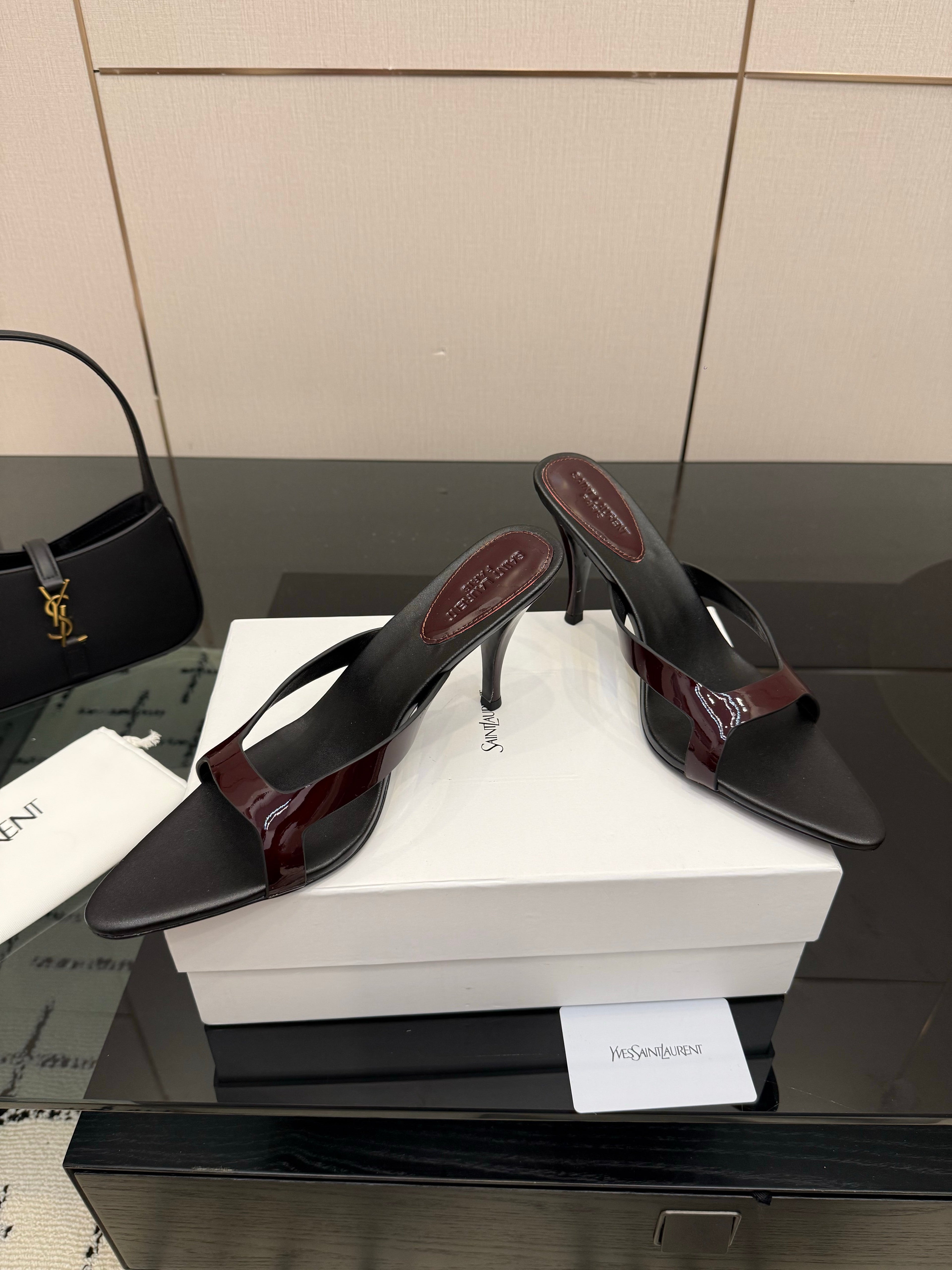 YSL 26S POINTED-TOE SANDALS 90 MM IN DARK RED AND BLACK CALFSKIN