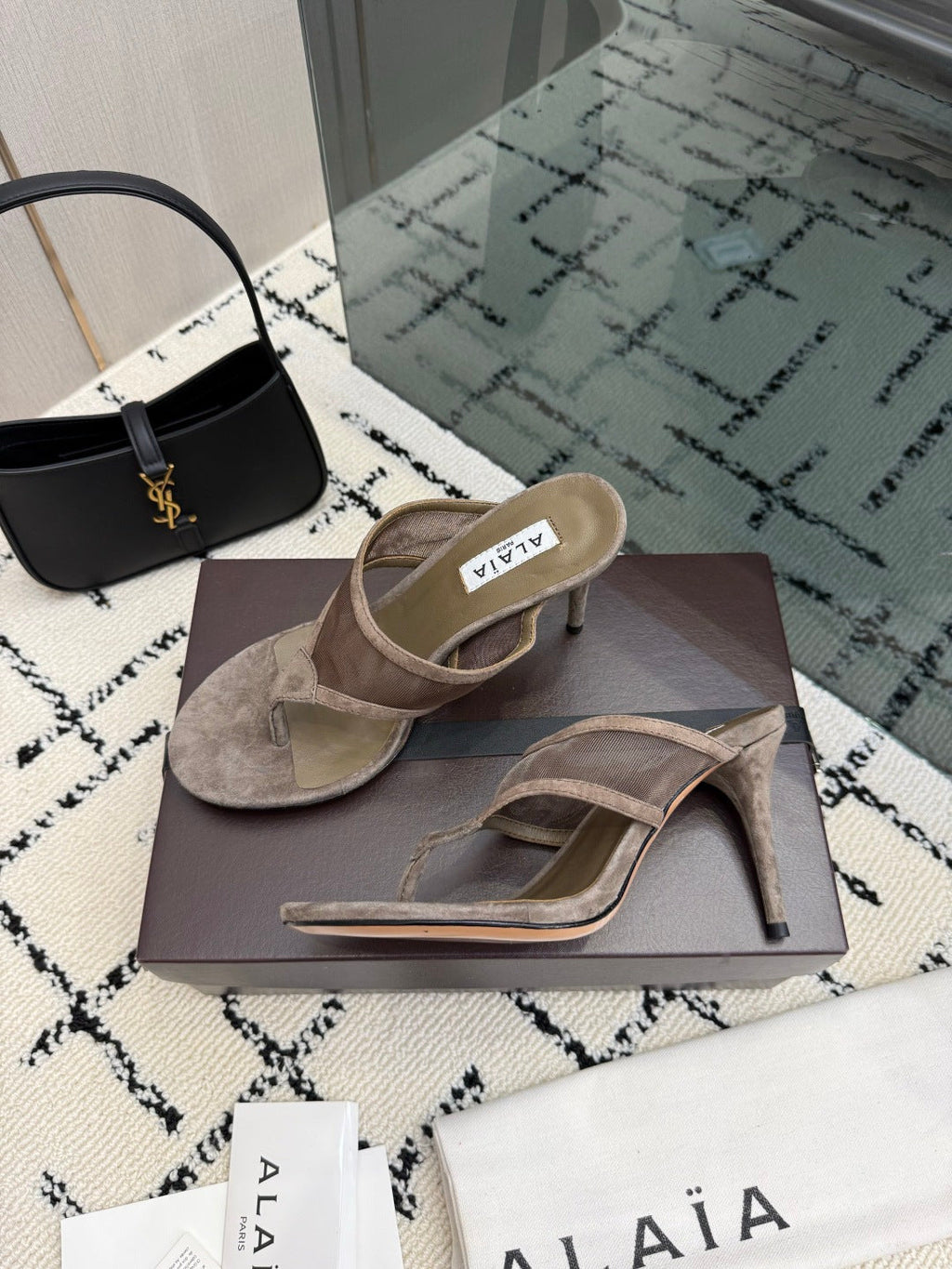 ALAIA 26S HEELED THONG MULE SANDALS IN TAUPE SUEDE