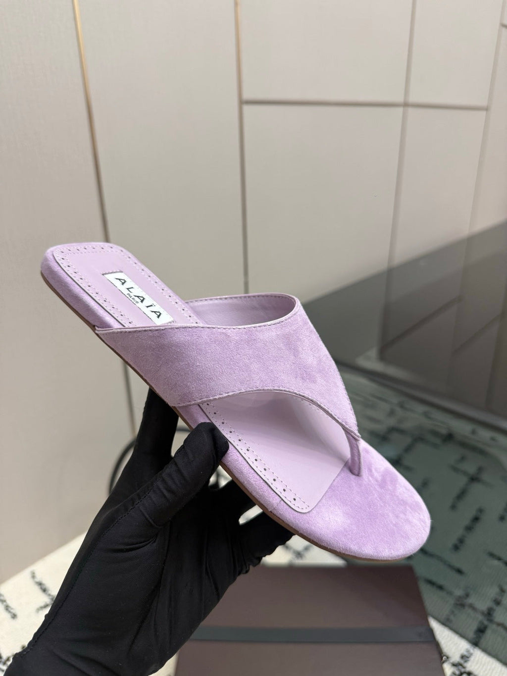 ALAIA 26S THONG MULE SANDALS IN PURPLE SUEDE