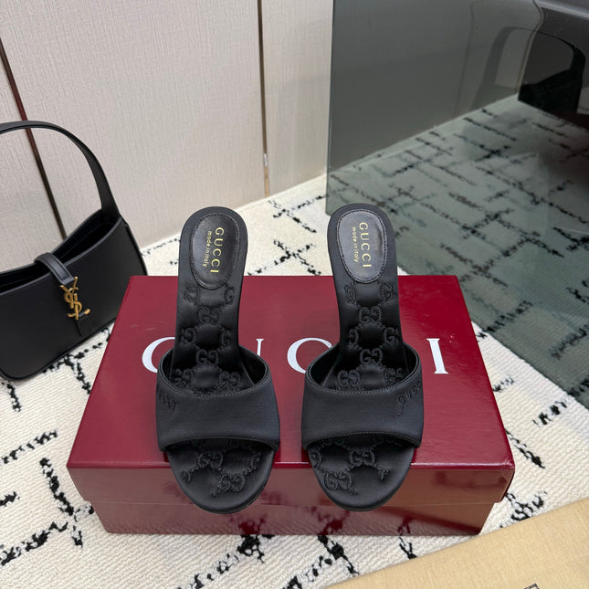 GUCCI 26S CRYSTAL-HEEL SANDALS 100 MM IN BLACK SATIN