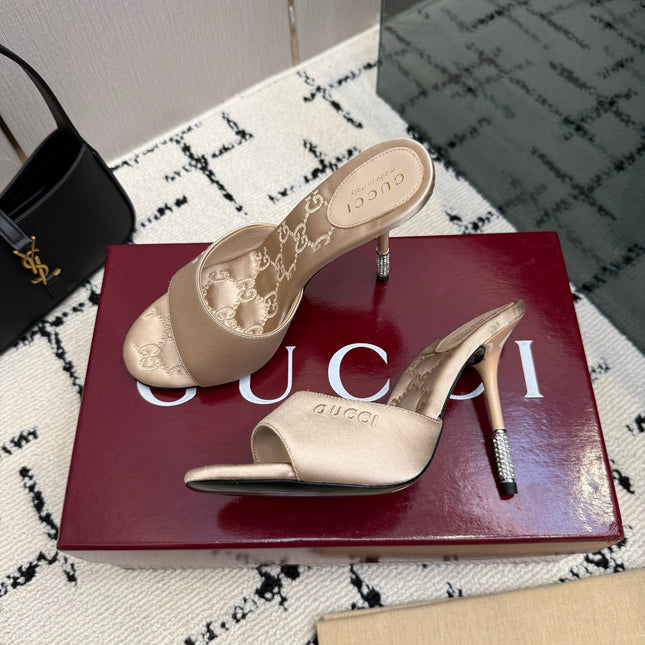 GUCCI 26S CRYSTAL-HEEL SANDALS 100 MM IN BEIGE SATIN