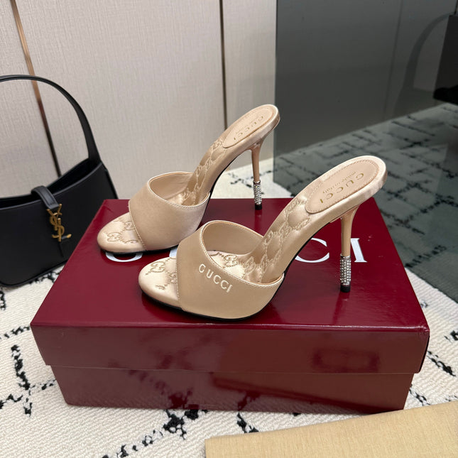 GUCCI 26S CRYSTAL-HEEL SANDALS 100 MM IN BEIGE SATIN