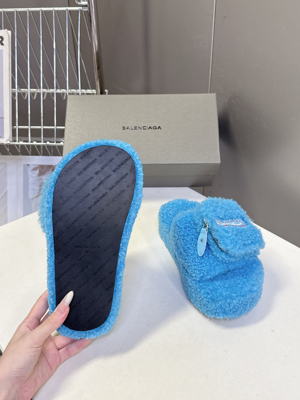 BALENCIAGA 25S SLIPPERS IN BLUE FAUX SHEARLING