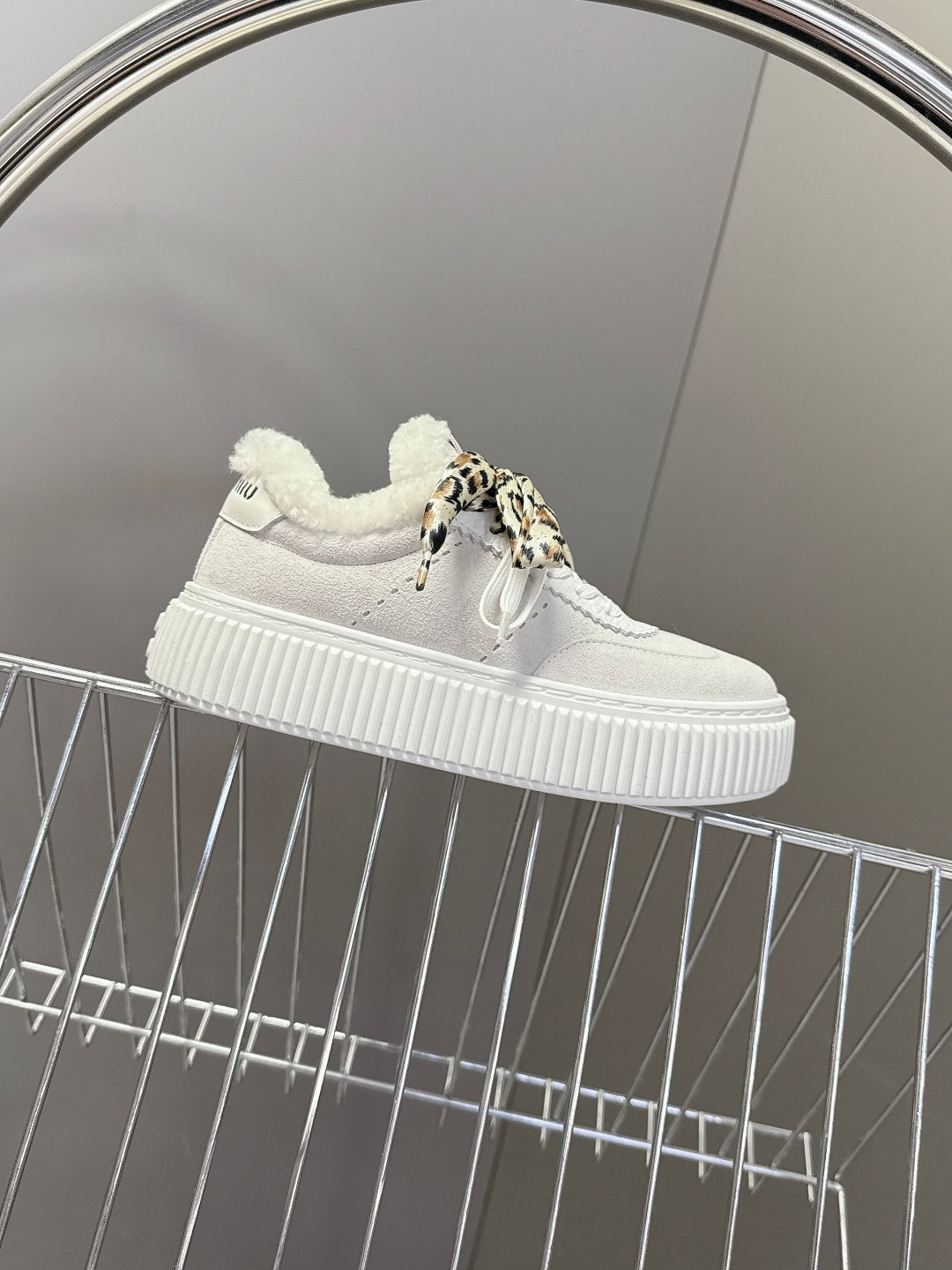 MIUMIU 25S SNEAKERS 45MM IN WHITE SUEDE WITH LEOPARD-PRINT LACES SHEARLING