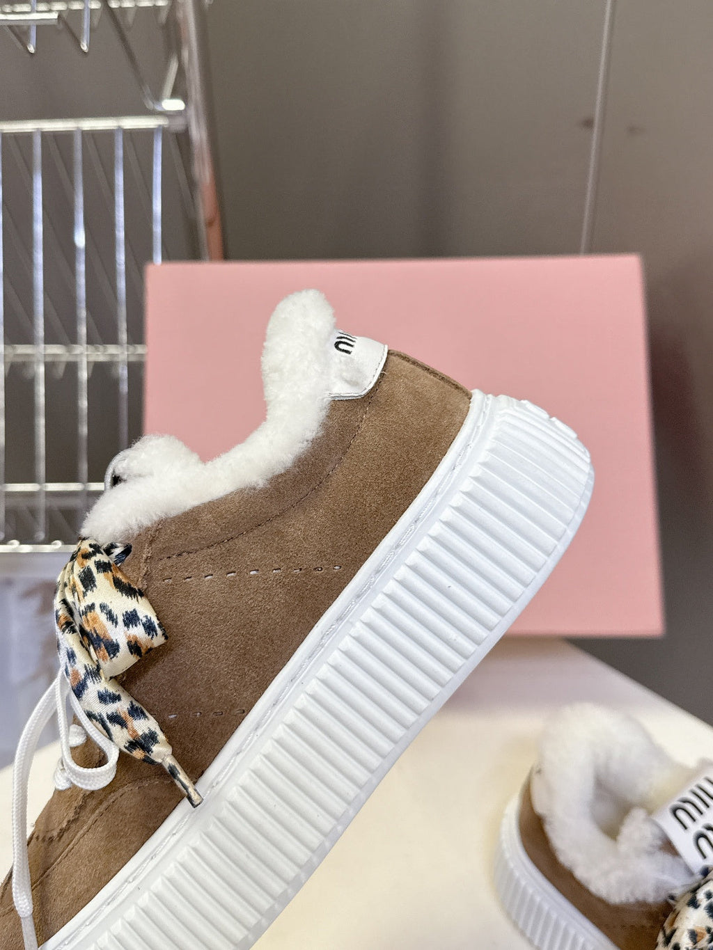 MIUMIU 25S SNEAKERS 45MM IN EARTH BROWN SUEDE WITH LEOPARD-PRINT LACES SHEARLING