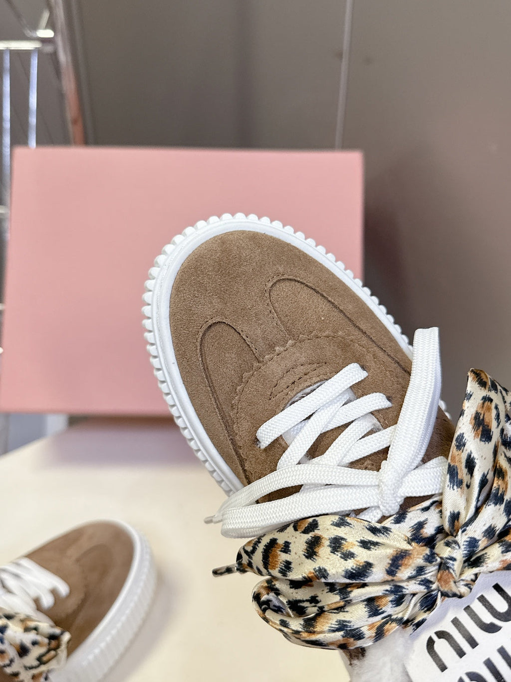 MIUMIU 25S SNEAKERS 45MM IN EARTH BROWN SUEDE WITH LEOPARD-PRINT LACES SHEARLING