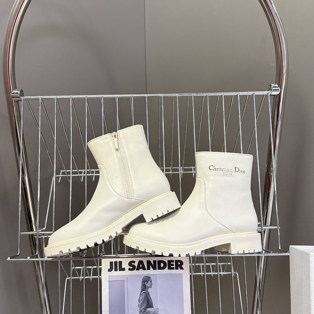 DIOR 25S D-MAJOR ANKLE BOOTS IN WHITE LAMBSKIN WITH GOLD HARDWARE