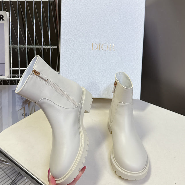 DIOR 25S D-MAJOR ANKLE BOOTS IN WHITE LAMBSKIN WITH GOLD HARDWARE