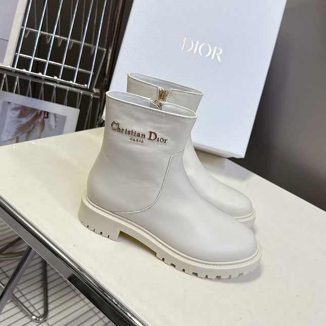 DIOR 25S D-MAJOR ANKLE BOOTS IN WHITE LAMBSKIN WITH GOLD HARDWARE