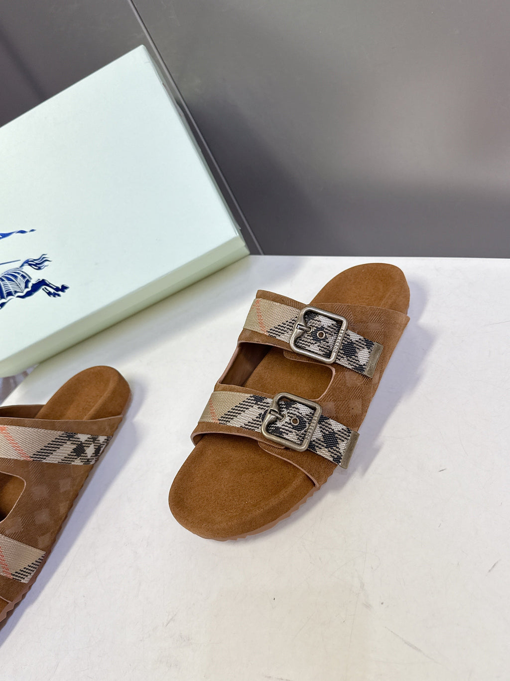 BURBERRY 26S DOUBLE BUCKLE SANDALS IN CARAMEL BROWN SUEDE