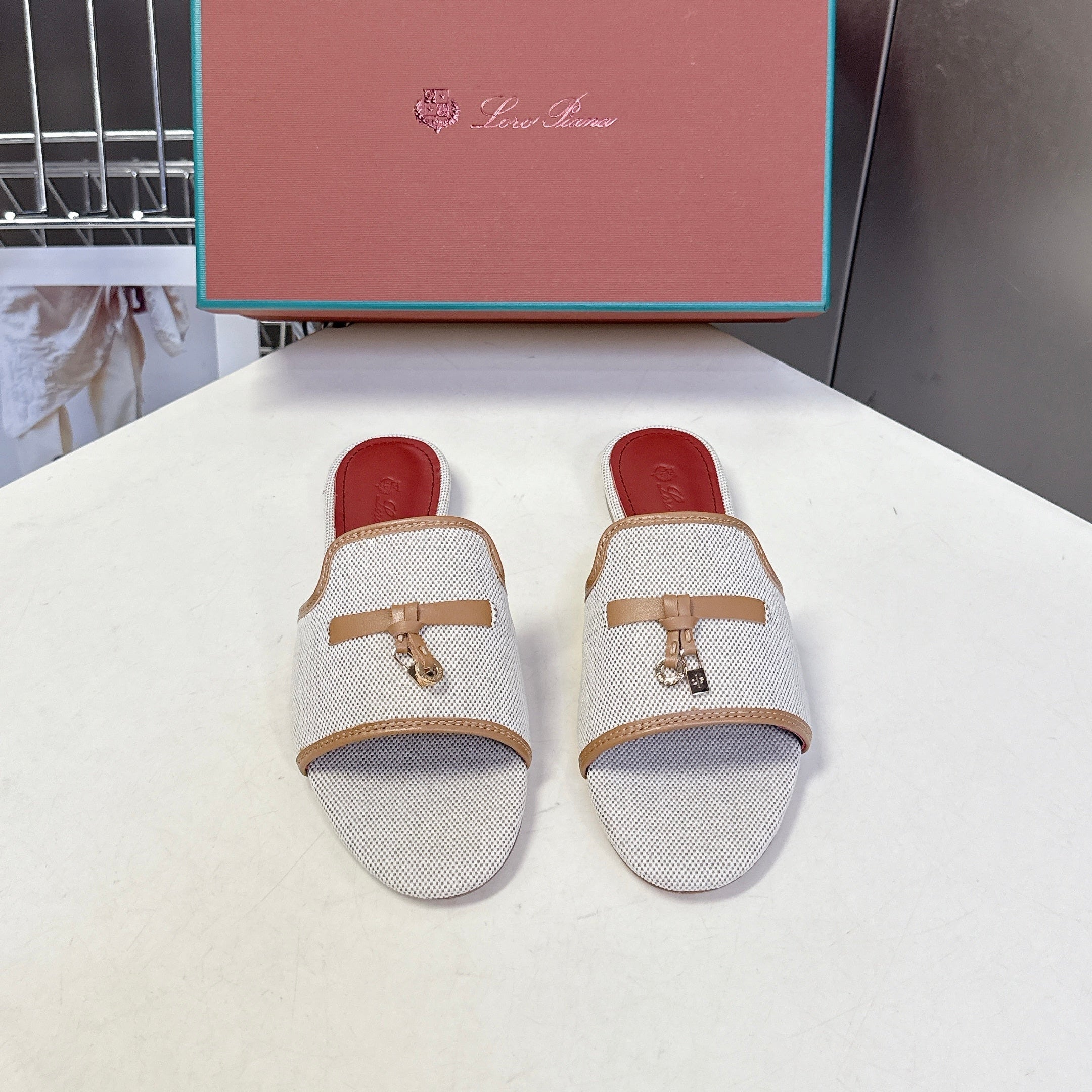 LP 26S SLIDES IN BEIGE CANVAS AND BROWN CALFSKIN