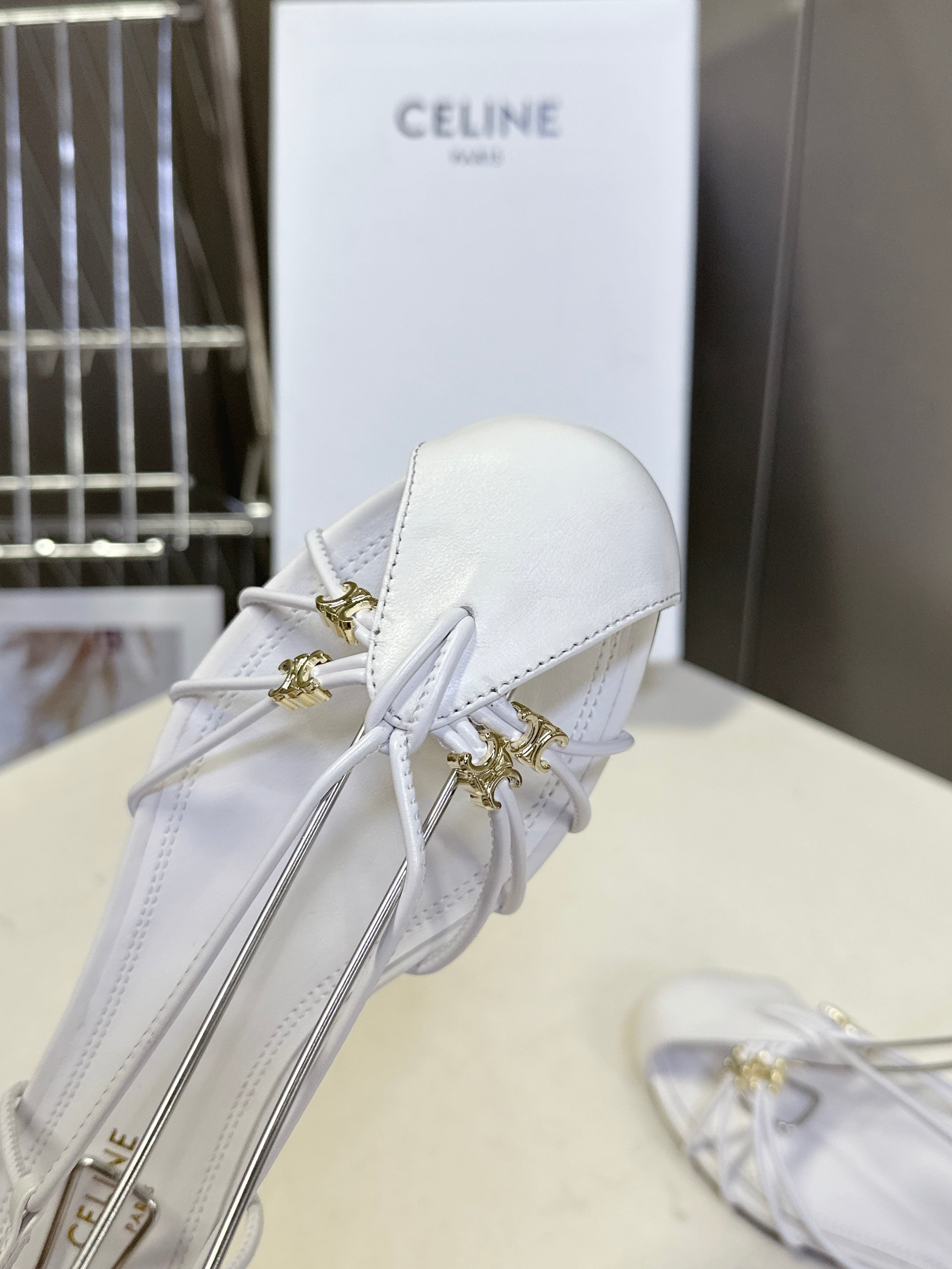 CELINE 26S TRIOMPHE LACE UP ANKLE STRAP FLAT SANDALS IN WHITE CALFSKIN