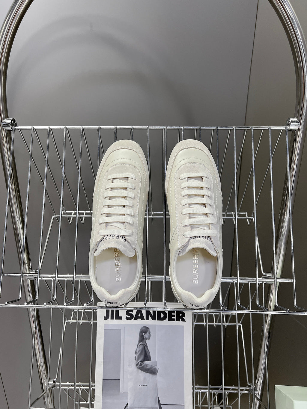 BURBERRY 26S LOW TOP SNEAKERS IN IVORY WHITE CALFSKIN AND SUEDE