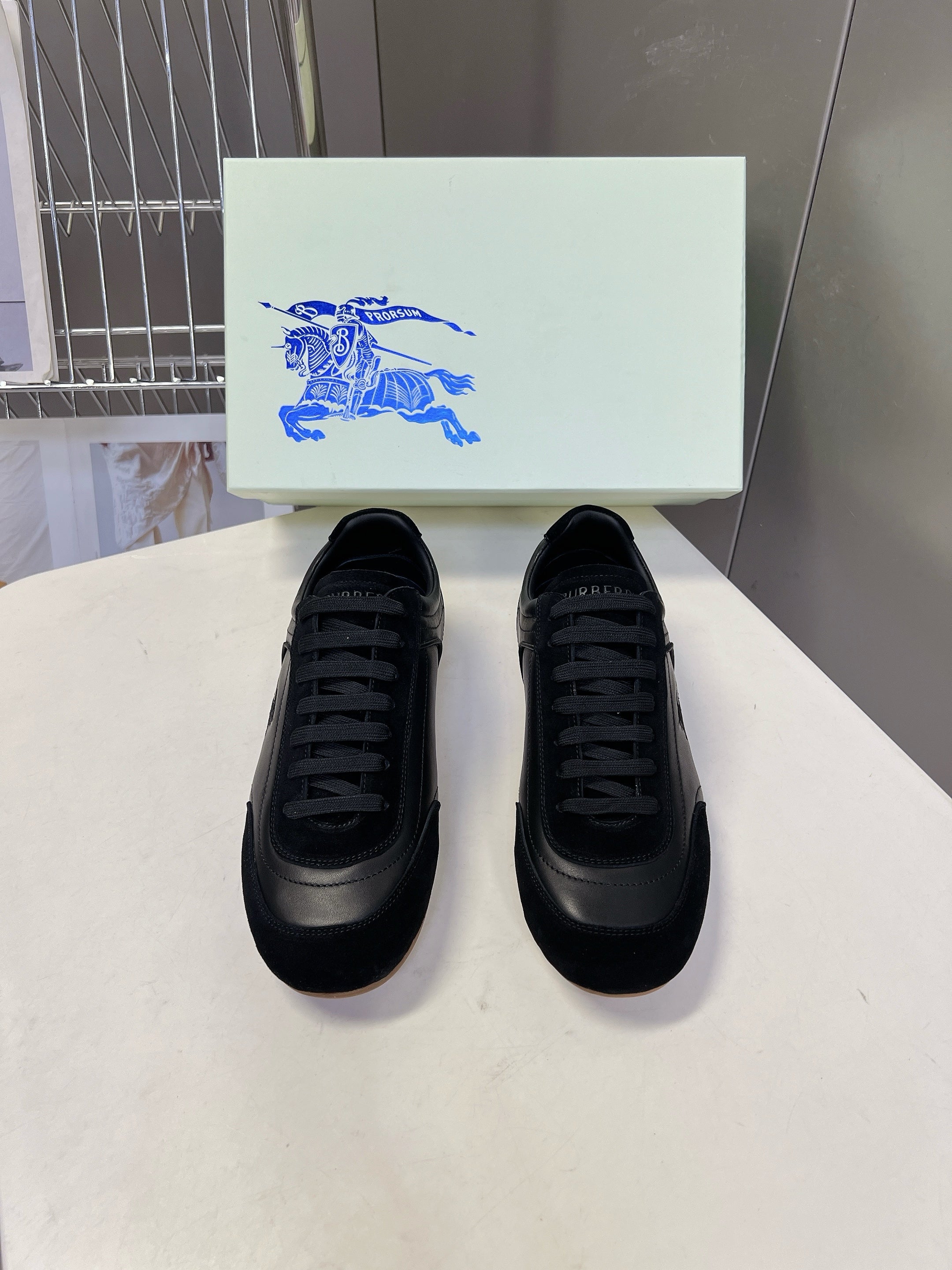 BURBERRY 26S LOW TOP SNEAKERS IN BLACK CALFSKIN AND SUEDE