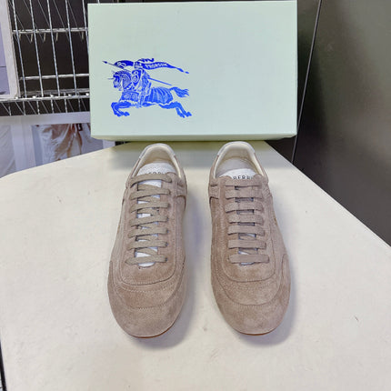 BURBERRY 26S LOW TOP SNEAKERS IN TAUPE BEIGE SUEDE
